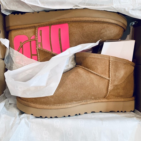 New UGG Classic Ultra Mini Chopd Logo Boot - Picture 9 of 9